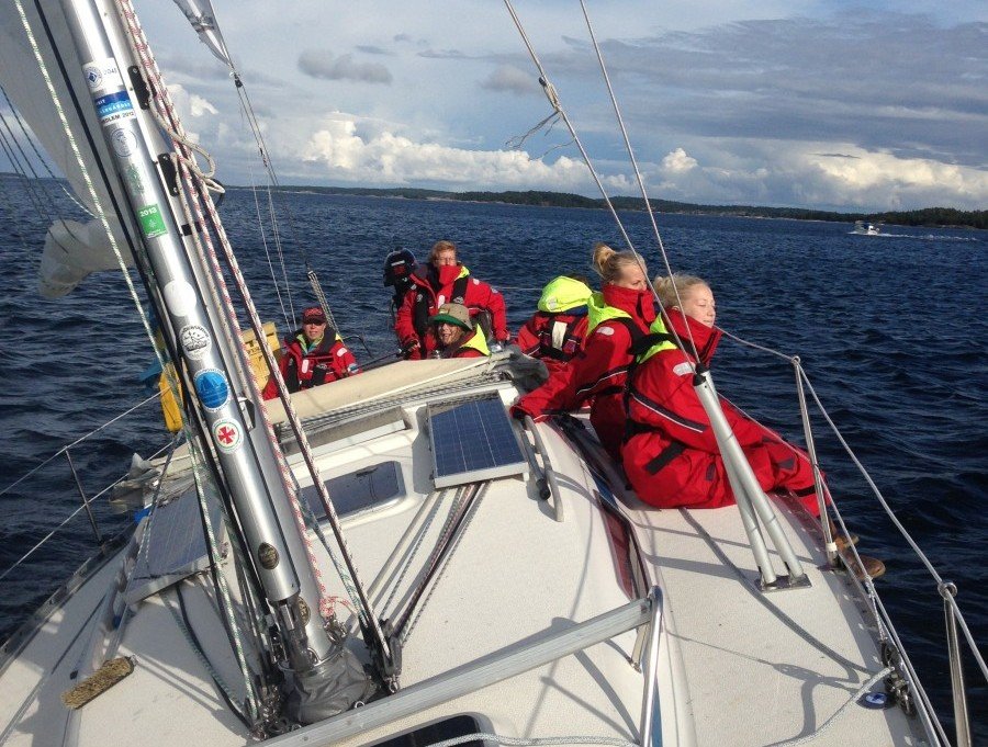 Hela gänget är med! gruppsegling