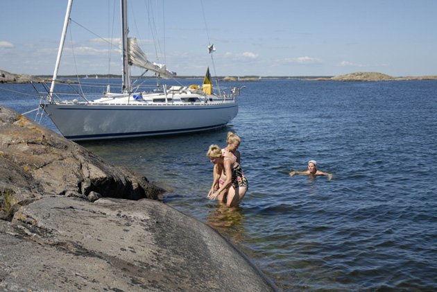 kurs1norsten4 segling,segling Stockholm,seglingsäventyr,skeppare,seglingsföretag,segelbåt,Vind o Vatten,Vind och Vatten,Vind o Vatten Segling,seglingsupplevelse,seglingstur,segeltur,dagstur Stockholms skärgård,utflykt Stockholms skärgård,segla i Stockholms skärgård